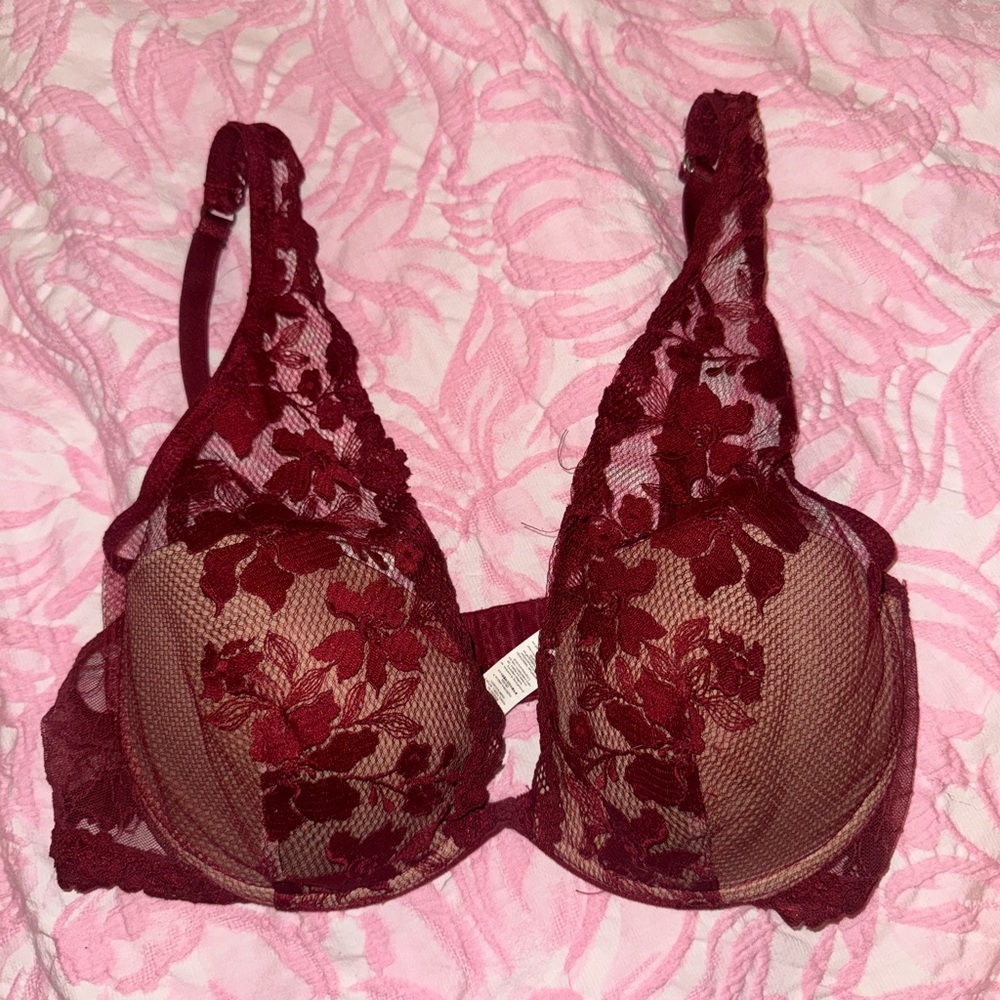Intimissimi Red Lace Bra with Floral Design